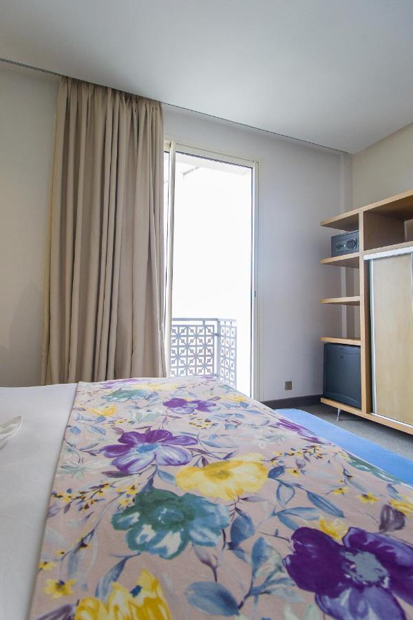 Mandarin Palace Hotel & Spa Tangier Exterior photo A bedroom in a student residence hall