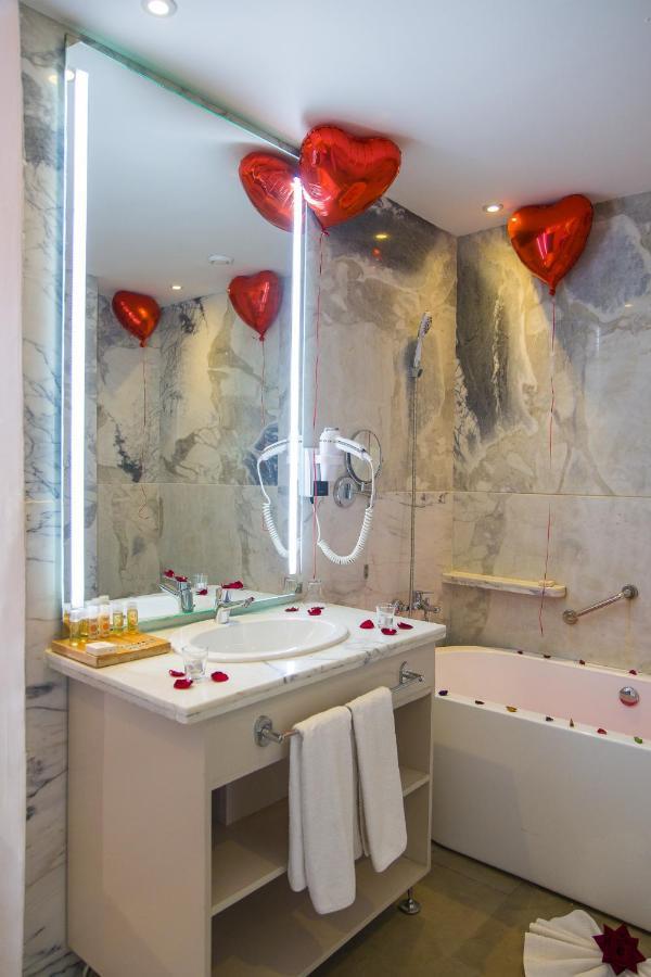 Mandarin Palace Hotel & Spa Tangier Exterior photo Bathroom