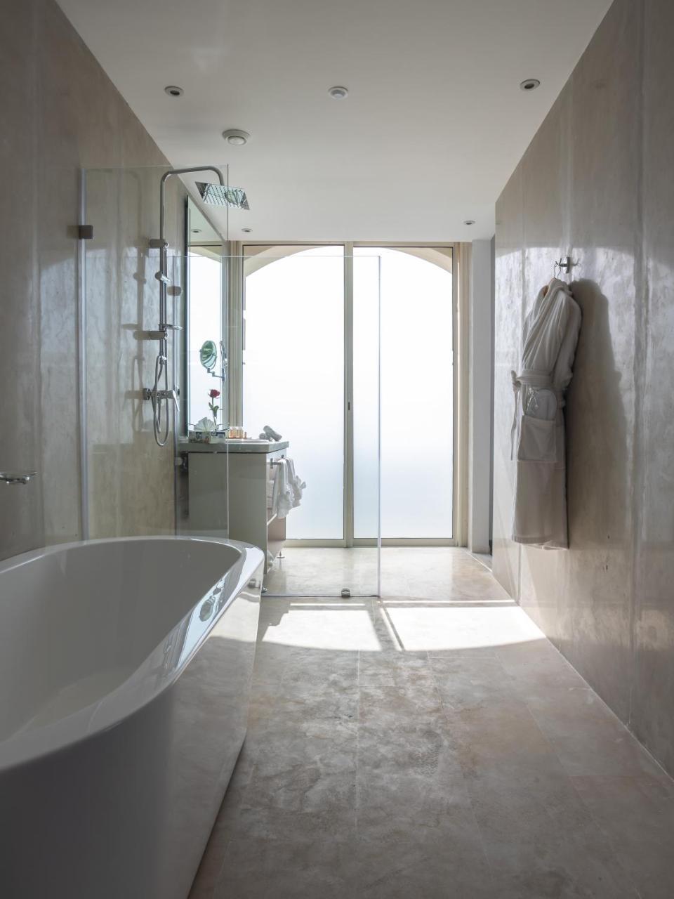 Mandarin Palace Hotel & Spa Tangier Exterior photo A modern bathroom